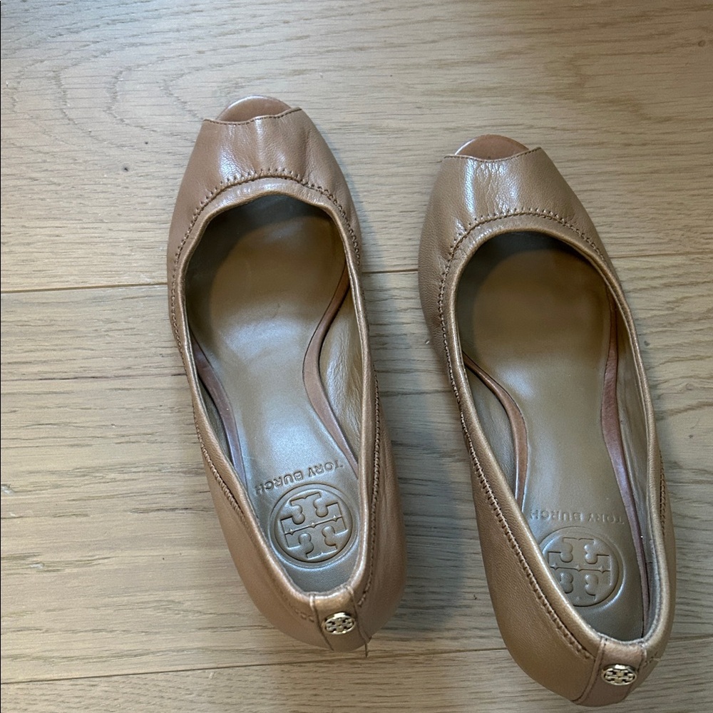 Tory Burch Tan Leather Peep-Toe Flats with Logo Accent
